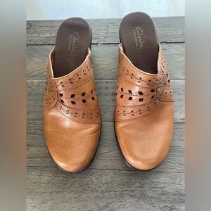 Clarks Bendables Mules Clogs Tan/Brown Leather Women's Size 9